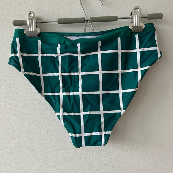 CUPSHE - Emerald Green Bikini, plaid bottoms & matching adjustable top, medium - Picture 10 of 11